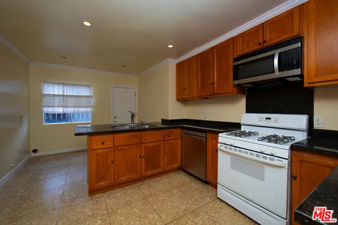 $770,000 | 2003 West 66th Street, Los Angeles, CA 90047