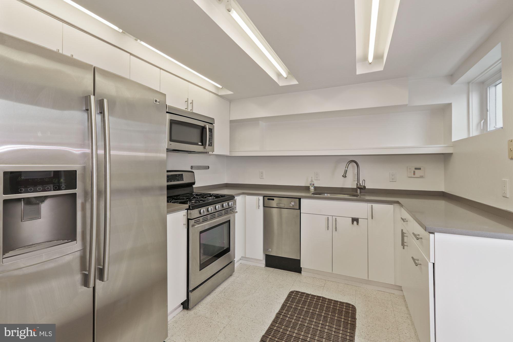 3640 Everett Street Northwest Washington, DC 20008 - Photo 12 of 29