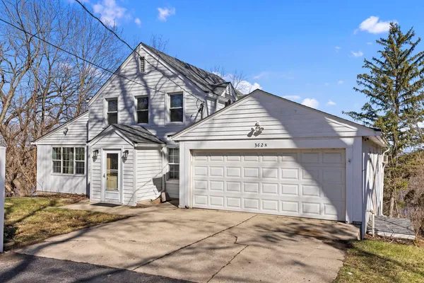 $459,000 | 362 1/2 River Bluff Road, Elgin, IL 60120