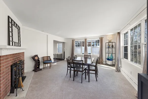 $459,000 | 362 1/2 River Bluff Road, Elgin, IL 60120