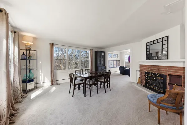 $459,000 | 362 1/2 River Bluff Road, Elgin, IL 60120
