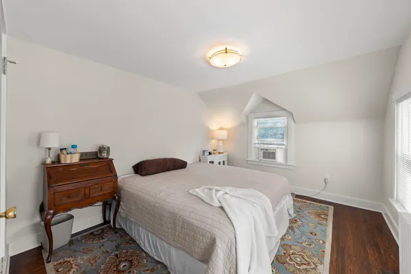 $459,000 | 362 1/2 River Bluff Road, Elgin, IL 60120