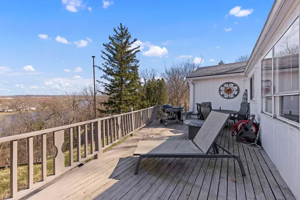 $459,000 | 362 1/2 River Bluff Road, Elgin, IL 60120