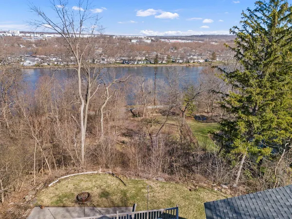 $459,000 | 362 1/2 River Bluff Road, Elgin, IL 60120