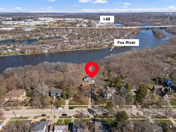 $459,000 | 362 1/2 River Bluff Road, Elgin, IL 60120