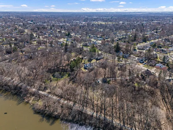 $459,000 | 362 1/2 River Bluff Road, Elgin, IL 60120