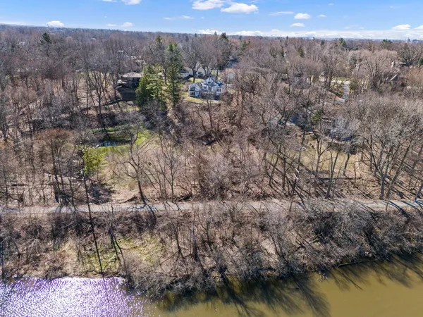 $459,000 | 362 1/2 River Bluff Road, Elgin, IL 60120