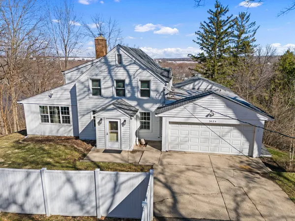 $459,000 | 362 1/2 River Bluff Road, Elgin, IL 60120