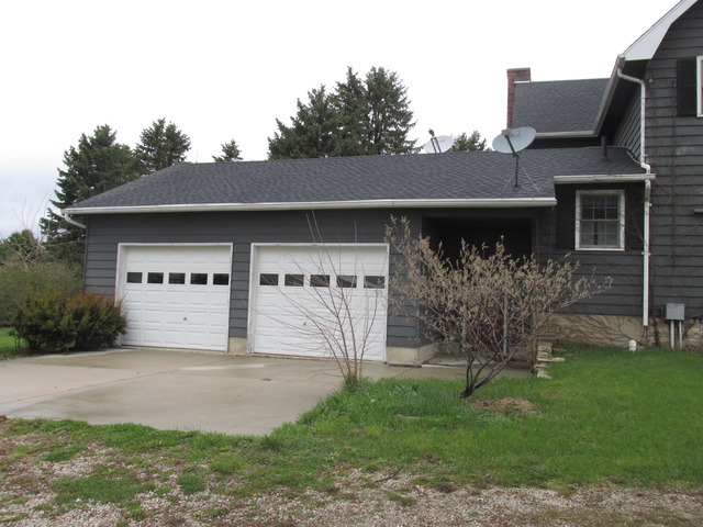 10228 Miller Road Waterman, IL 60556 - Photo 3 of 23