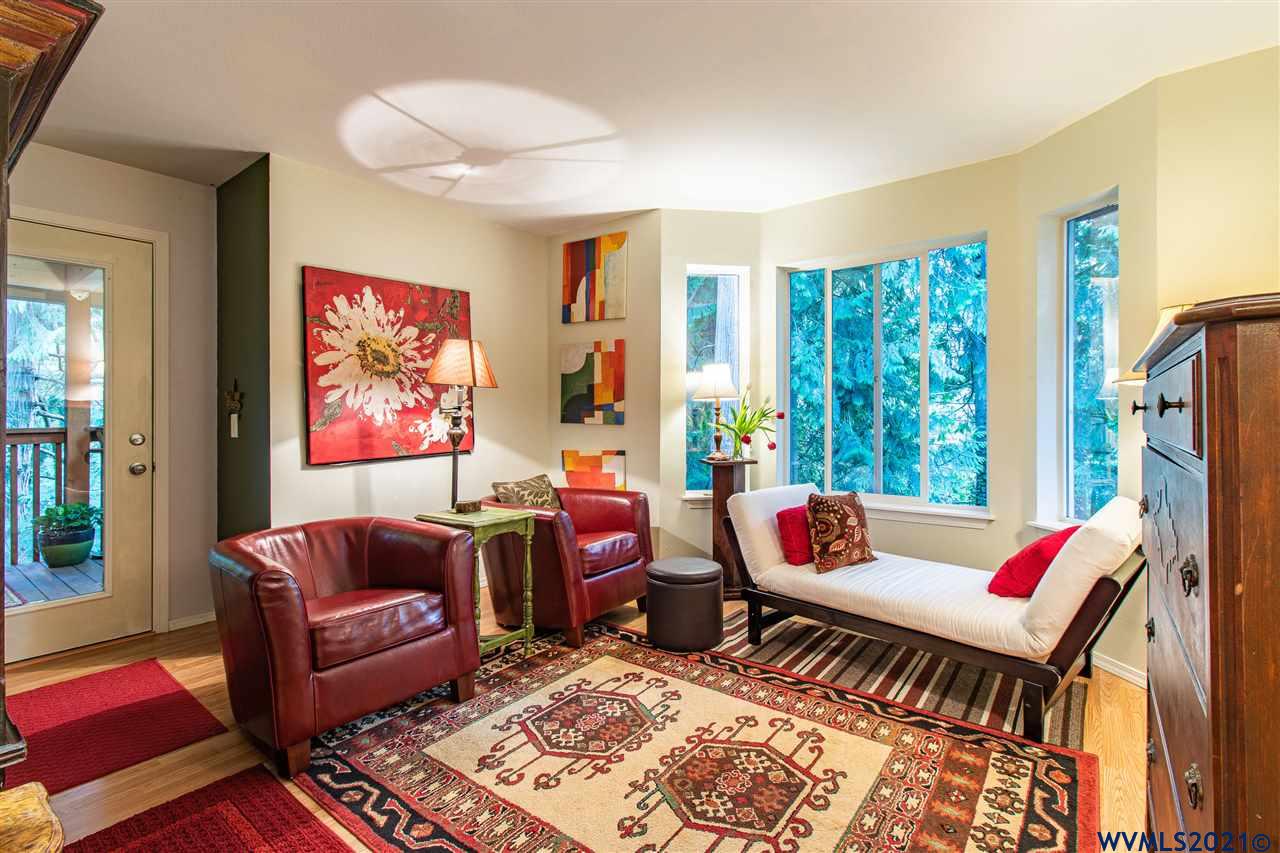 5156 Southwest Multnomah Boulevard Portland, OR 97219 - Photo 20 of 25 Gallery Image 20