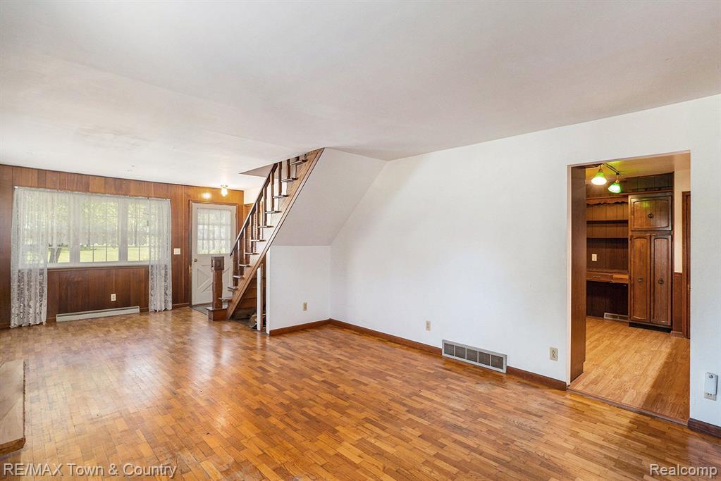 4307 North Webster Road Flushing, MI 48433 - Photo 7 of 35