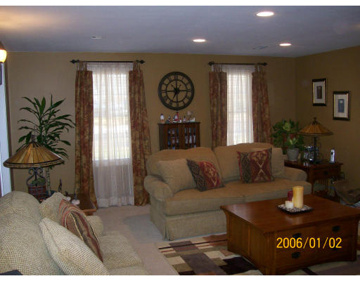 615 Old Farm Road Franklin, MA 02038 - Photo 5 of 20 Gallery Image 5