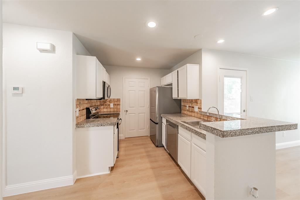 4503 Mexicana Road Dallas, TX 75212 - Photo 5 of 40