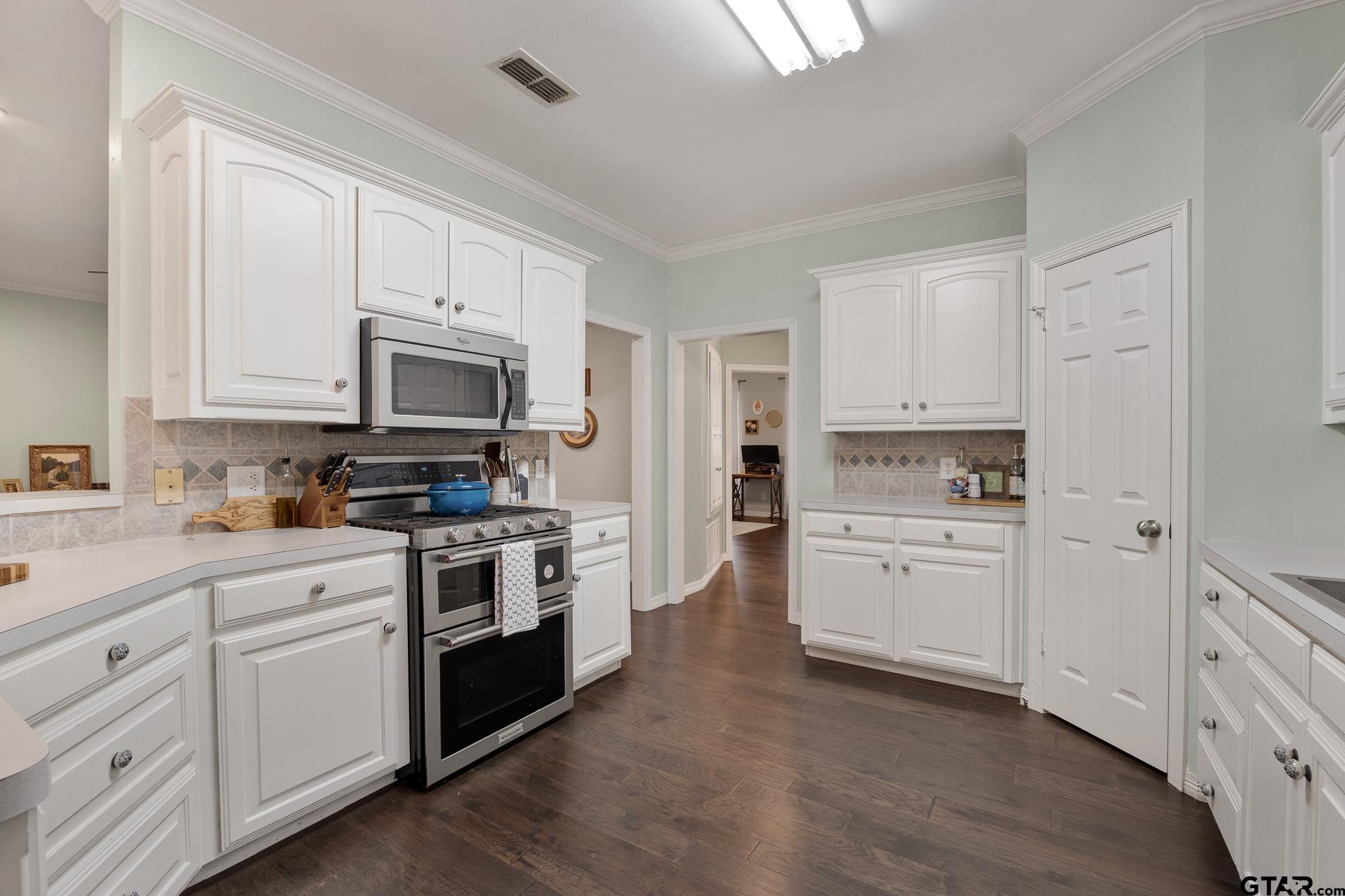 4103 Stonebrook Lane Tyler, TX 75707 - Photo 12 of 37