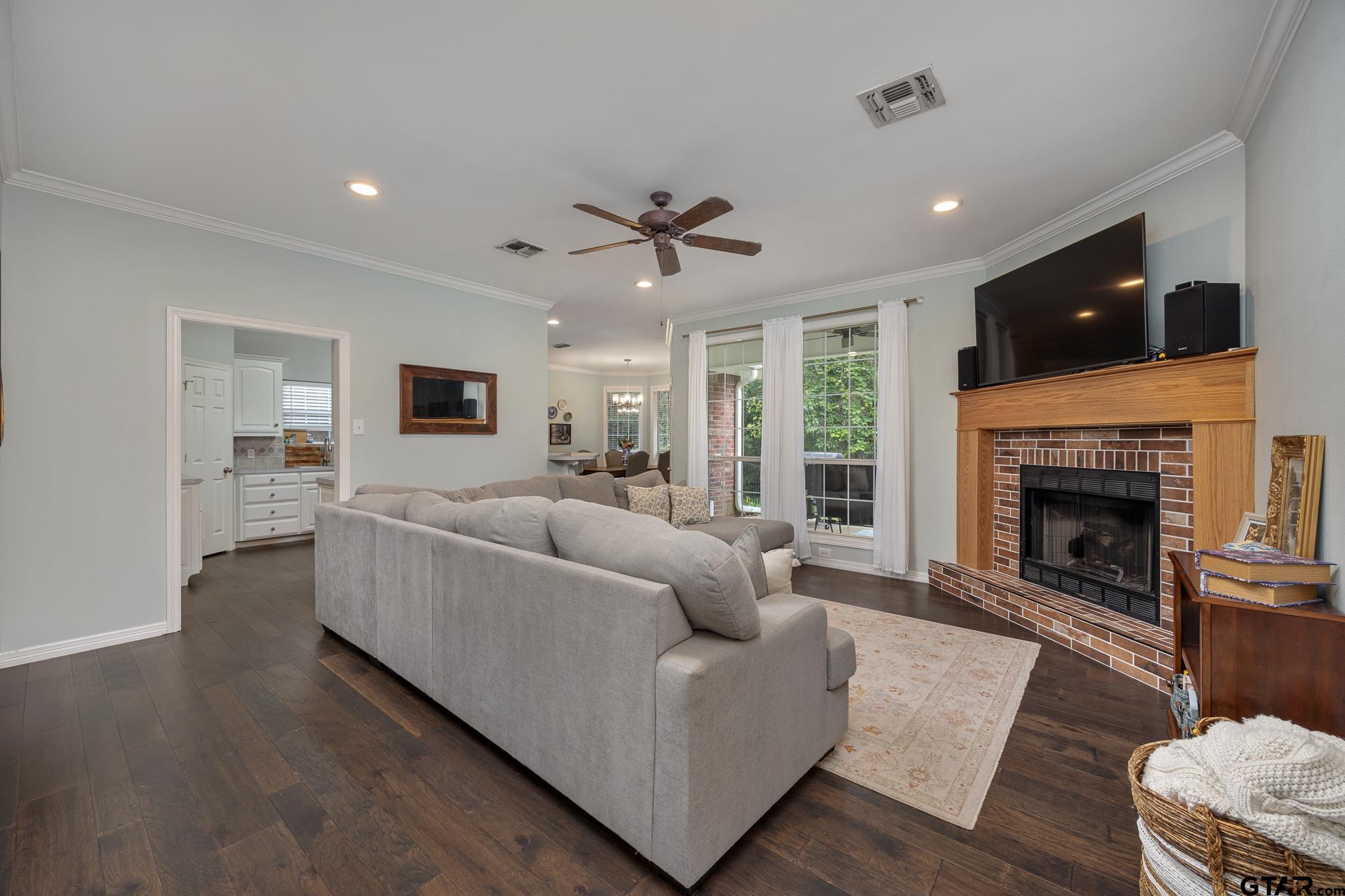 4103 Stonebrook Lane Tyler, TX 75707 - Photo 7 of 37