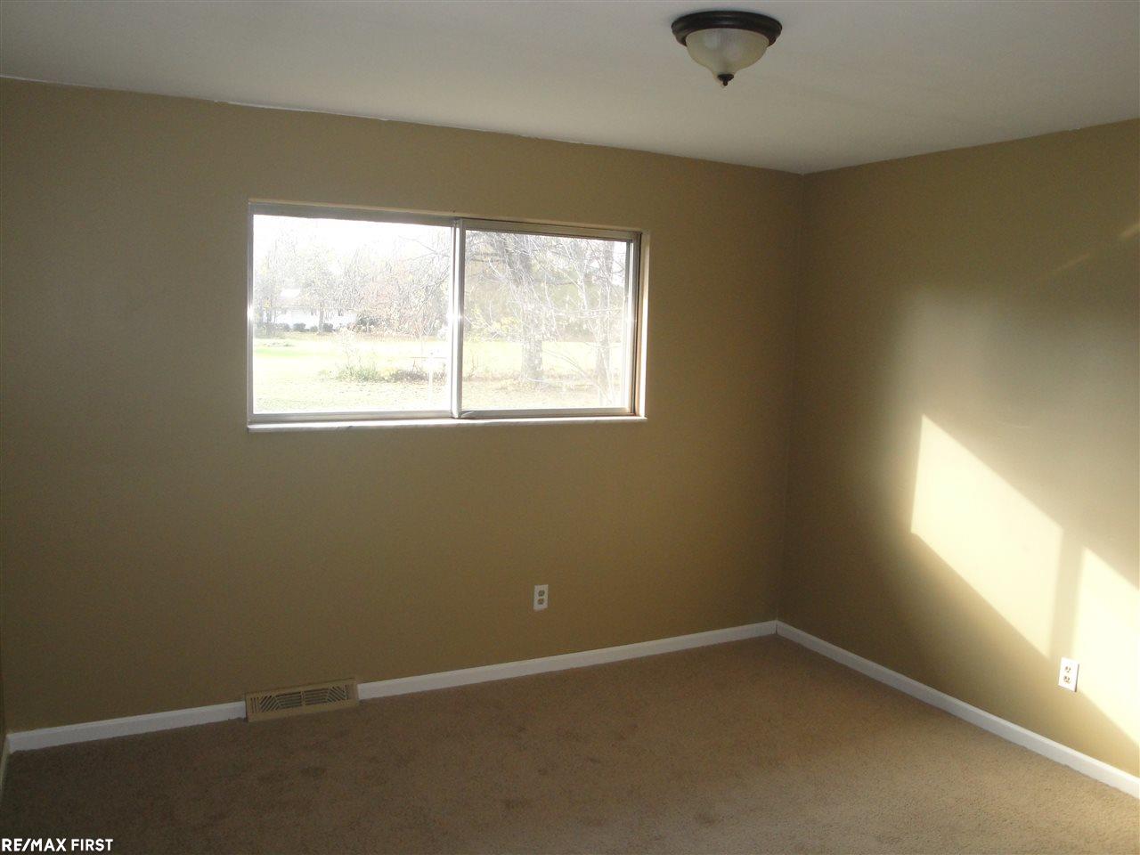 58801 Romeo Plank Road Ray, MI 48096 - Photo 12 of 18