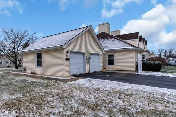 $2,400 | 11 Sutton Drive, Brick, NJ 08724