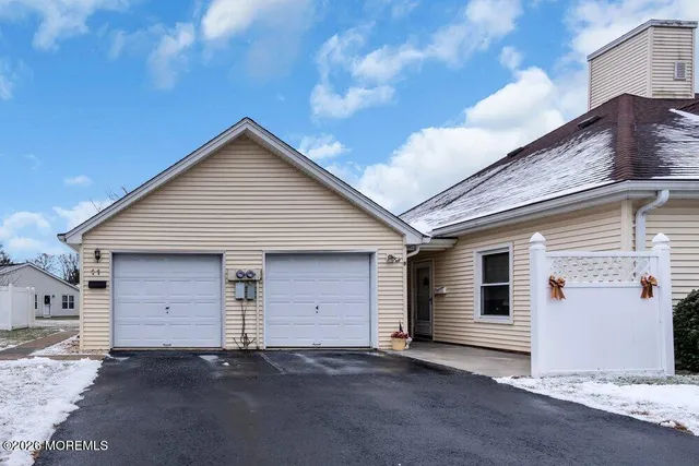 $2,400 | 11 Sutton Drive, Brick, NJ 08724