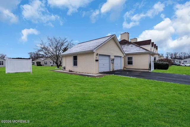 $2,400 | 11 Sutton Drive, Brick, NJ 08724