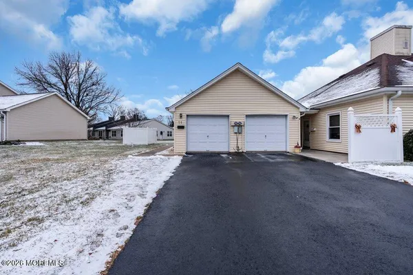 $2,400 | 11 Sutton Drive, Brick, NJ 08724