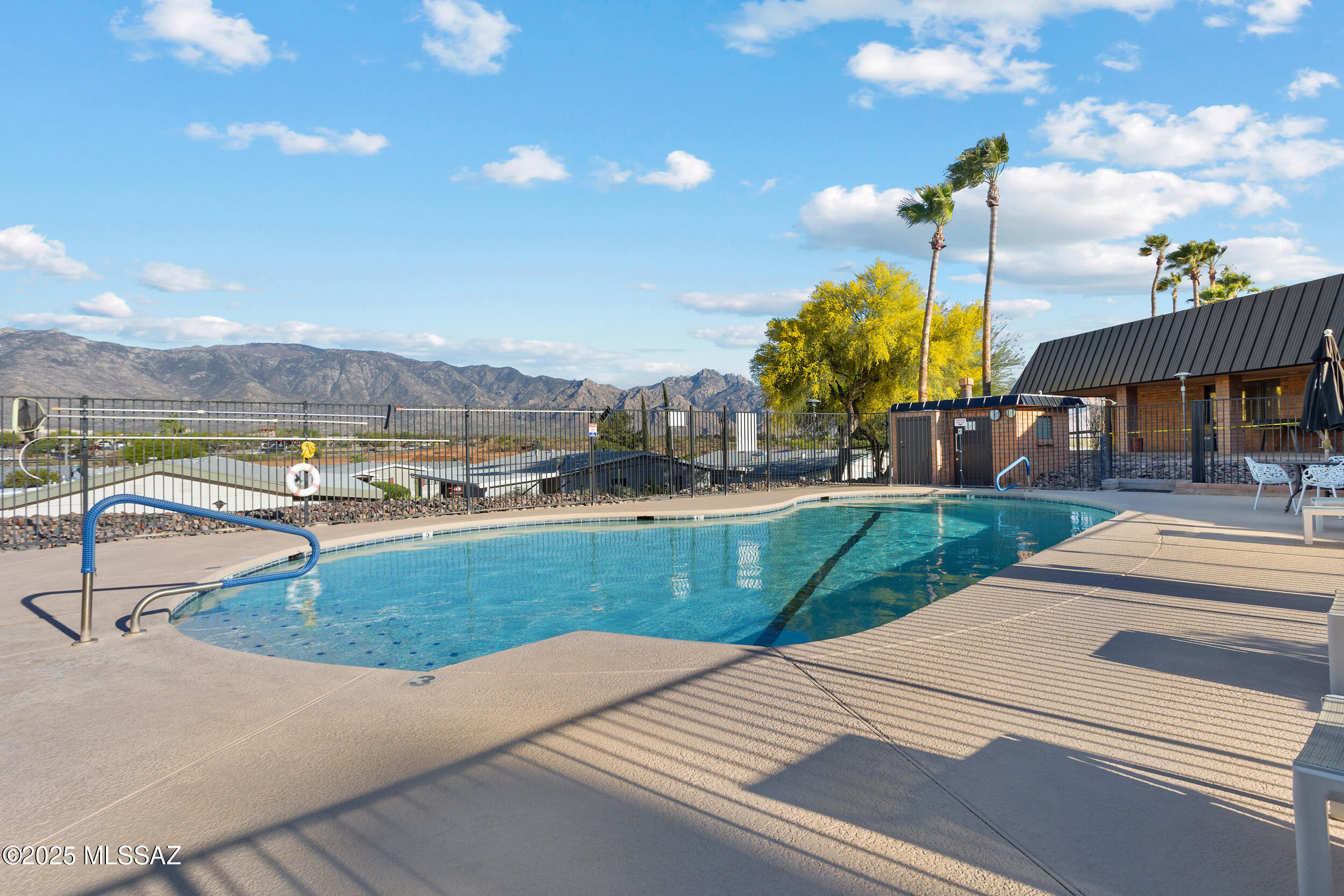 15301 North Oracle Road, Unit 114 Tucson, AZ 85739 - Photo 29 of 32 Community Pool