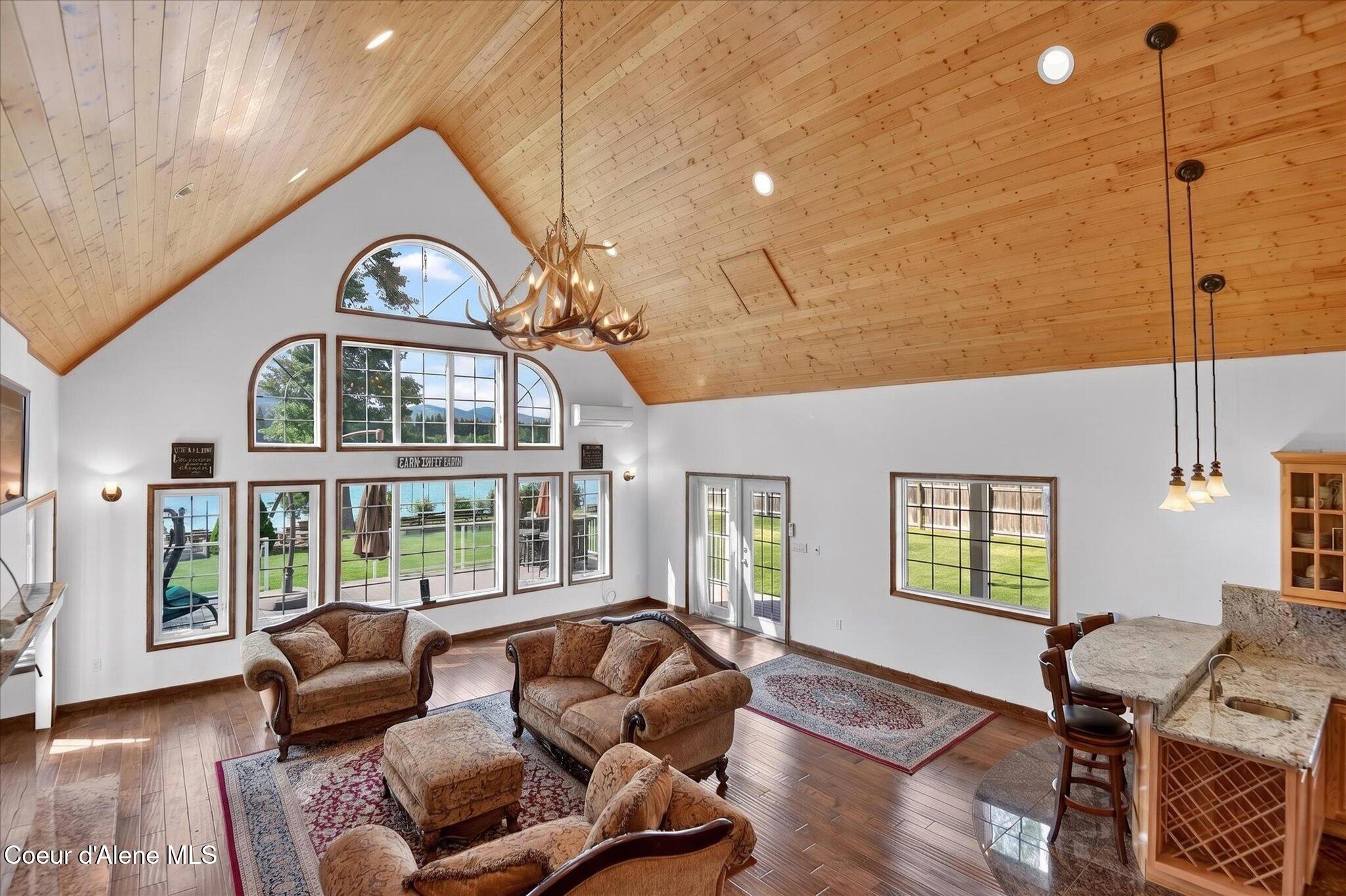 723 Evergreen Road Sagle, ID 83860 - Photo 8 of 40 33-126524900