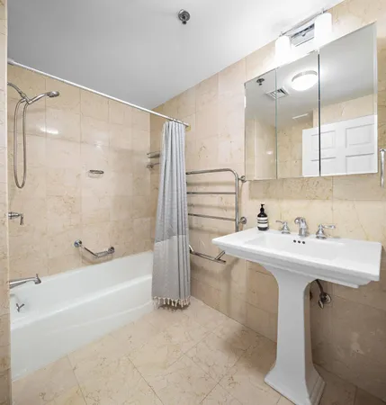$1,599,000 | 94 Clinton Street, Unit 3C, Hoboken, NJ 07030