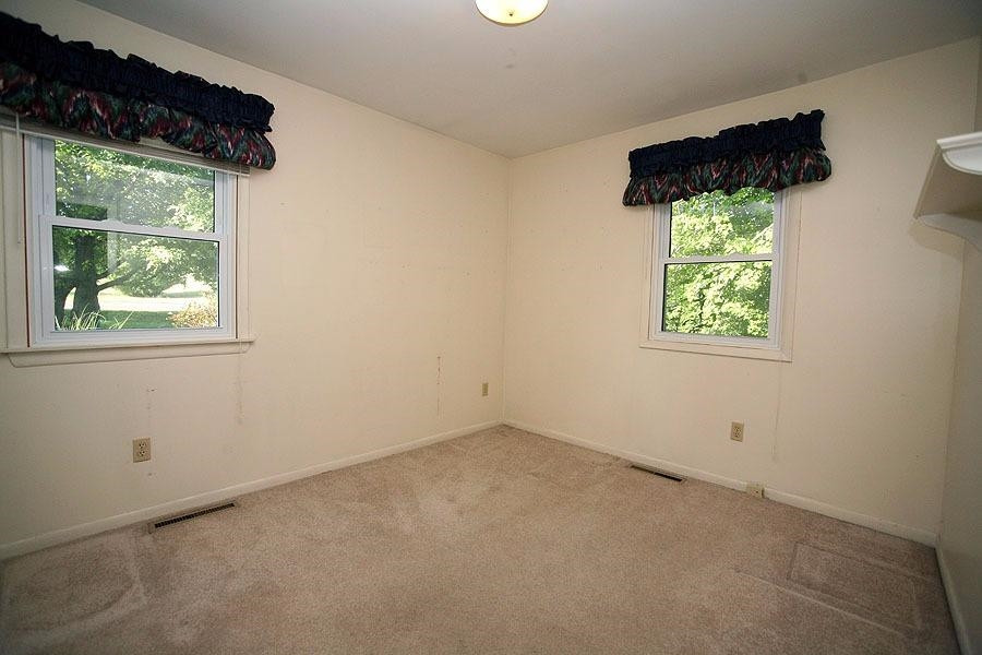19839 Ivey Road Chelsea, MI 48118 - Photo 8 of 10 Photo 8