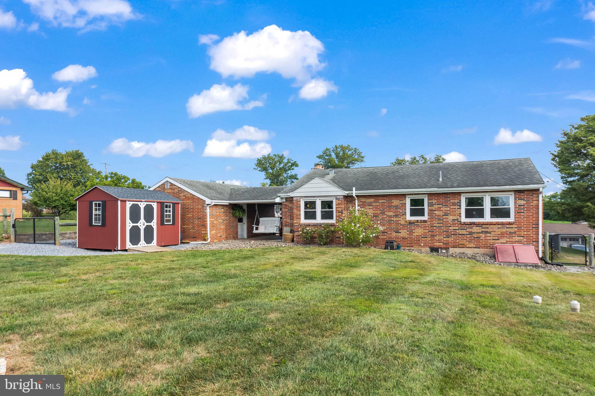 854 Braeburn Road Elizabethtown, PA 17022 - Photo 3 of 31 Gallery Image 3