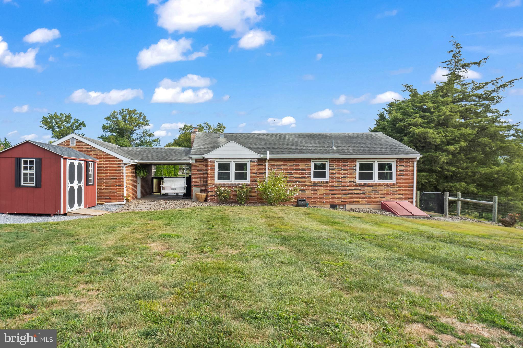 854 Braeburn Road Elizabethtown, PA 17022 - Photo 4 of 31 Gallery Image 4