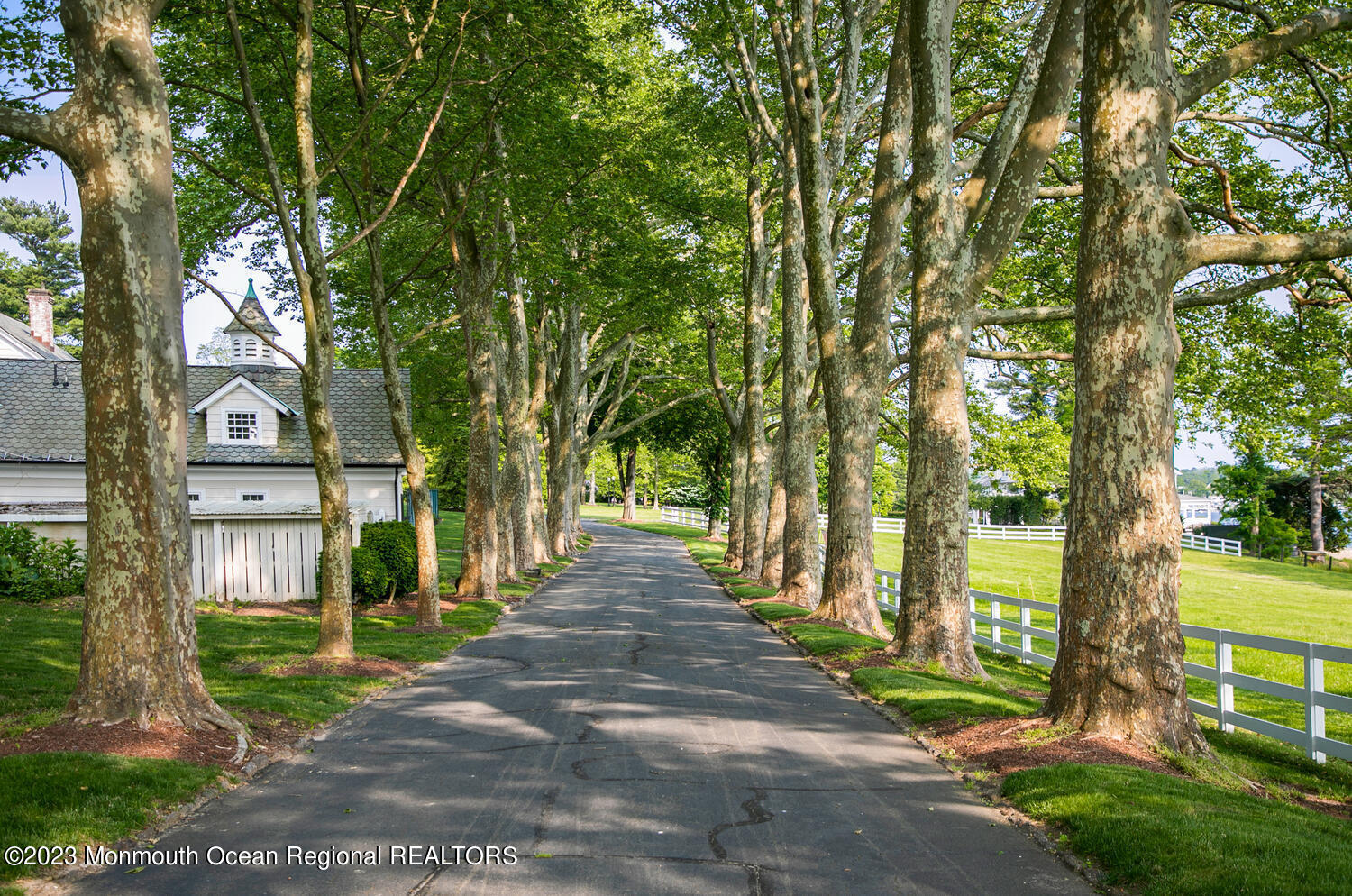 700 Navesink River Road Middletown, NJ 07701 - Photo 9 of 33 Driveway
