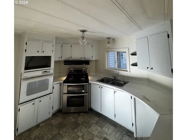 $299,000 | 74593 Depot Lane, Irrigon, OR 97844