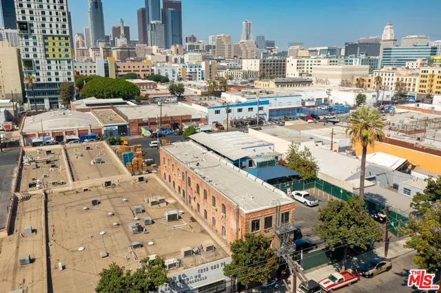 a picture of city view