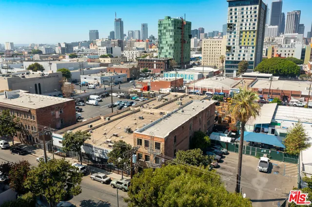 a picture of city view