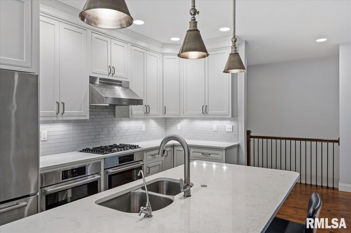 4248 Osage Road Springfield, IL 62711 - Photo 6 of 64