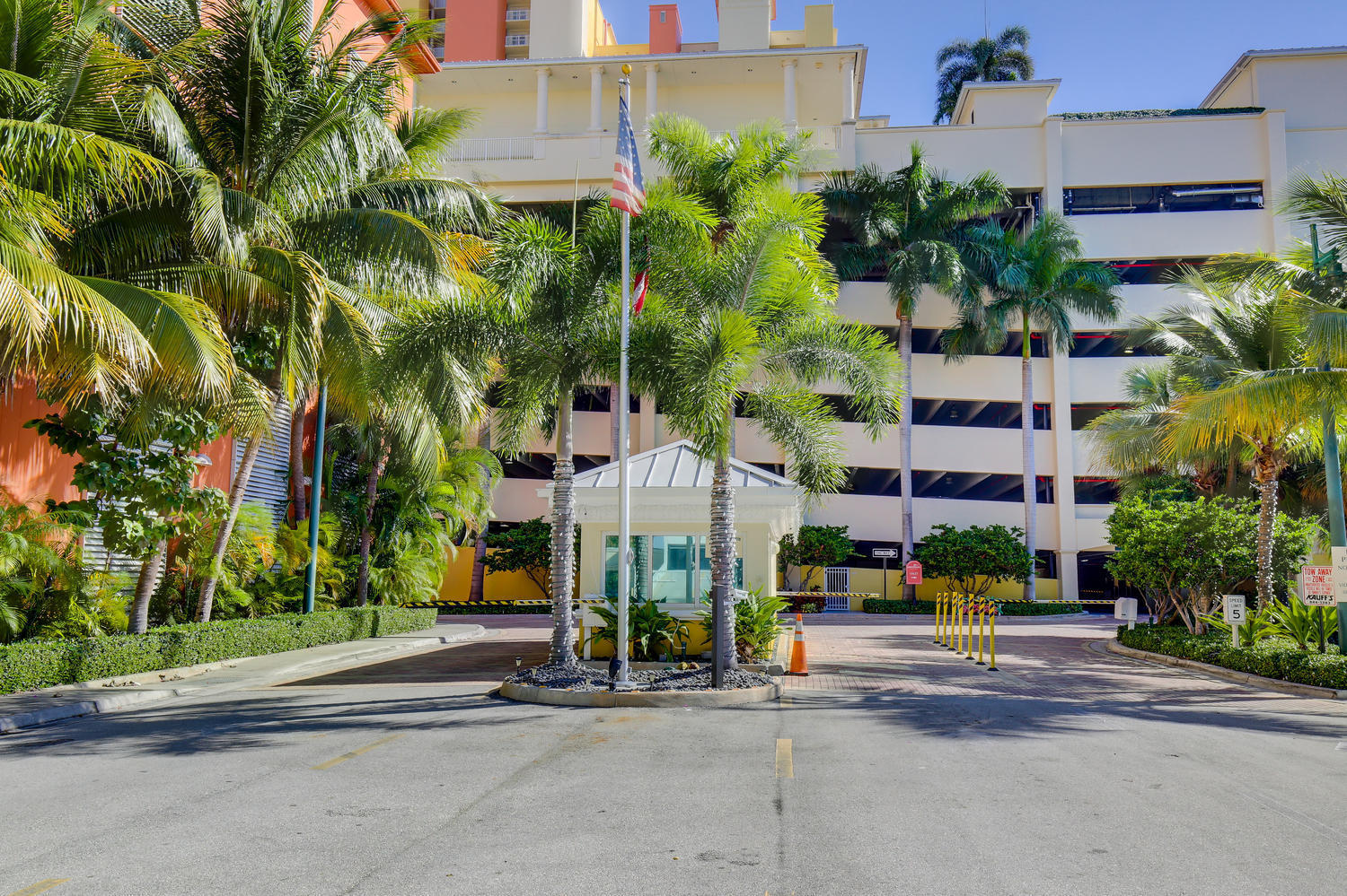 2640 Lake Shore Drive, Unit 1011 Riviera Beach, FL 33404 - Photo 27 of 60 GATE