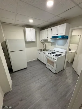 $1,700 | 762 Main Street, Paterson, NJ 07503