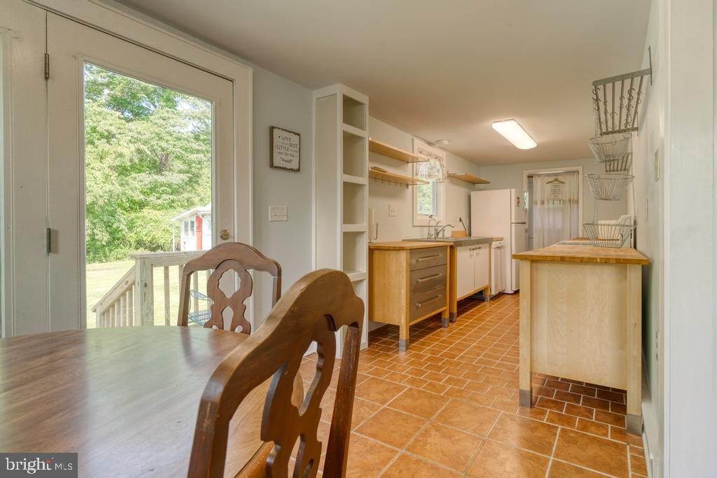 4992 Skinners Neck Road Rock Hall, MD 21661 - Photo 5 of 30 Gallery Image 5