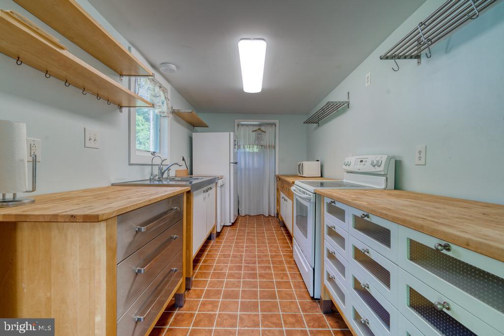 4992 Skinners Neck Road Rock Hall, MD 21661 - Photo 9 of 30 Gallery Image 9