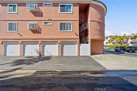 $549,000 | 409 Utica Avenue, Unit D34, Huntington Beach, CA 92648
