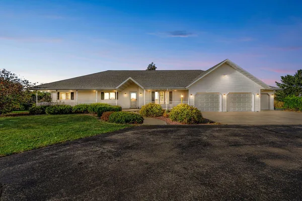 $549,900 | W1878 Hillside Drive, Pulaski, WI 54162