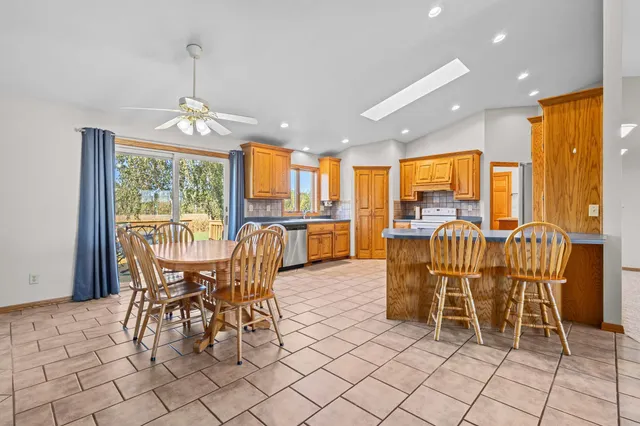 $549,900 | W1878 Hillside Drive, Pulaski, WI 54162