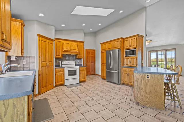 $549,900 | W1878 Hillside Drive, Pulaski, WI 54162