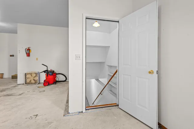 $549,900 | W1878 Hillside Drive, Pulaski, WI 54162