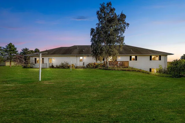 $549,900 | W1878 Hillside Drive, Pulaski, WI 54162