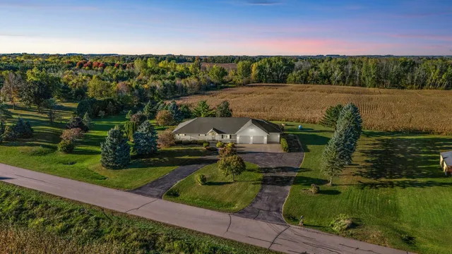 $549,900 | W1878 Hillside Drive, Pulaski, WI 54162