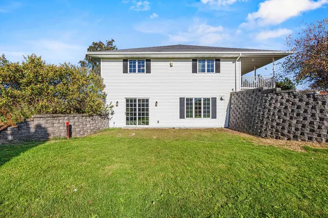 $549,900 | W1878 Hillside Drive, Pulaski, WI 54162