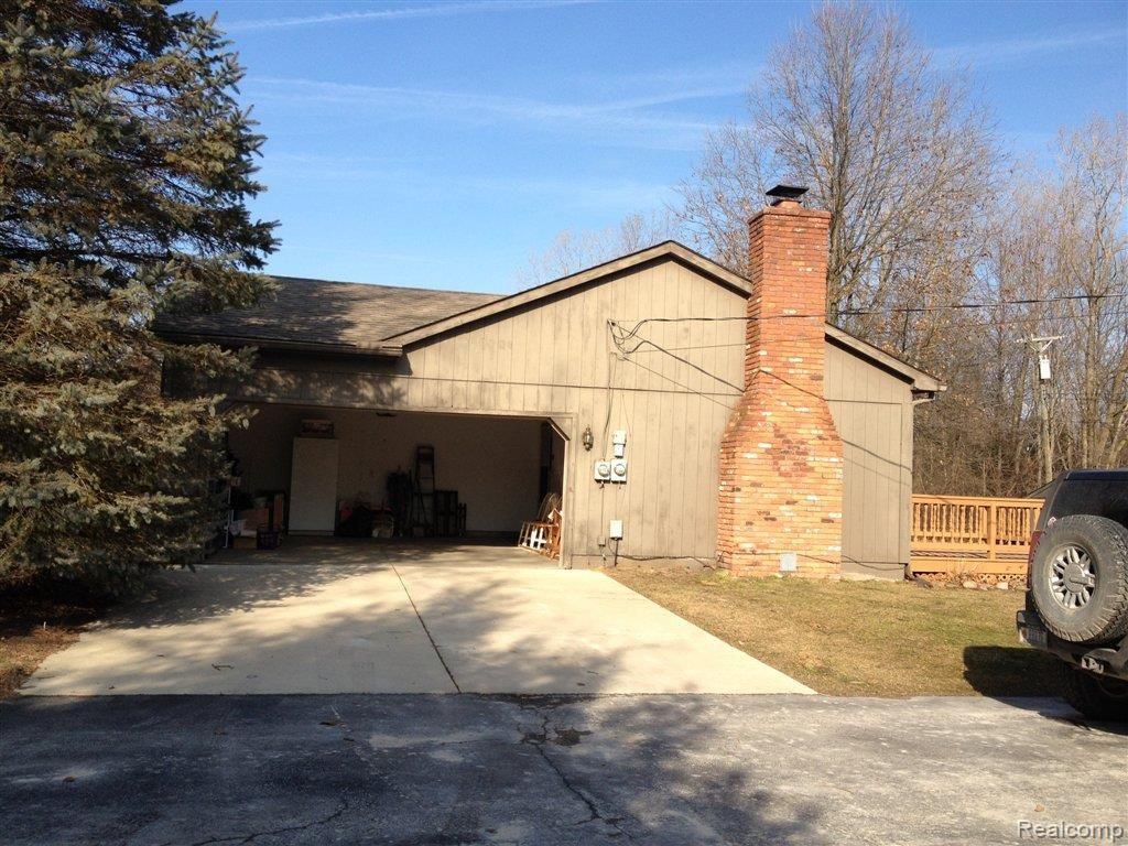21645 Merriman Road New Boston, MI 48164 - Photo 3 of 16 merriman 035.JPG