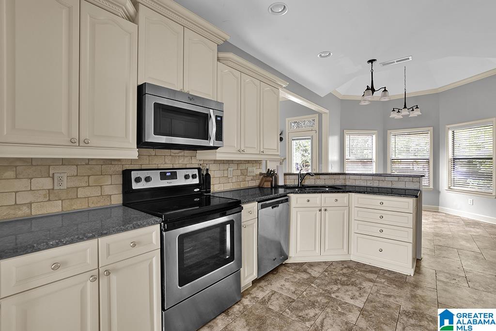 101 Shire Circle Alabaster, AL 35007 - Photo 14 of 44