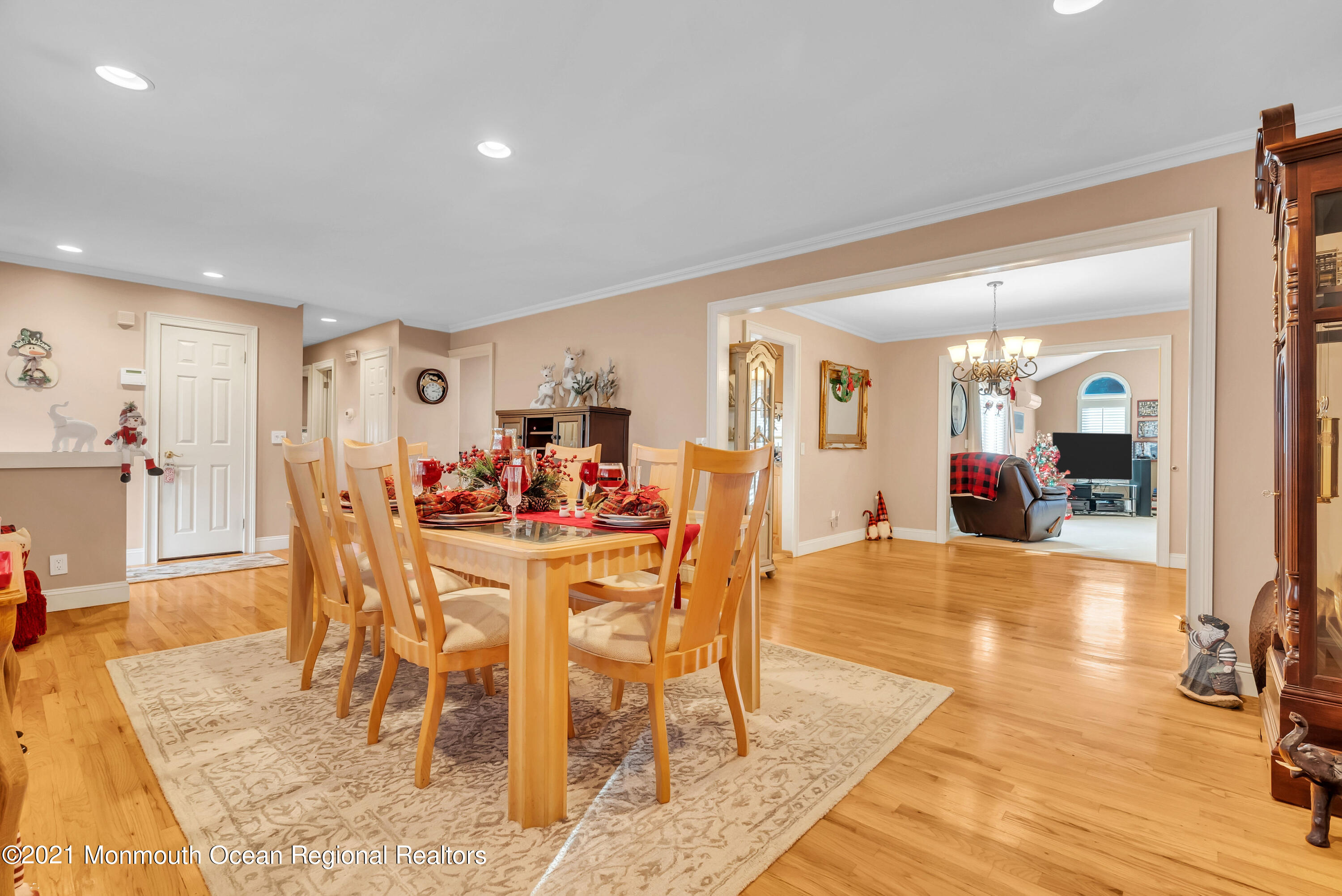 128 Whalepond Road Oakhurst, NJ 07755 - Photo 6 of 33 a view of a dining area with furniture
